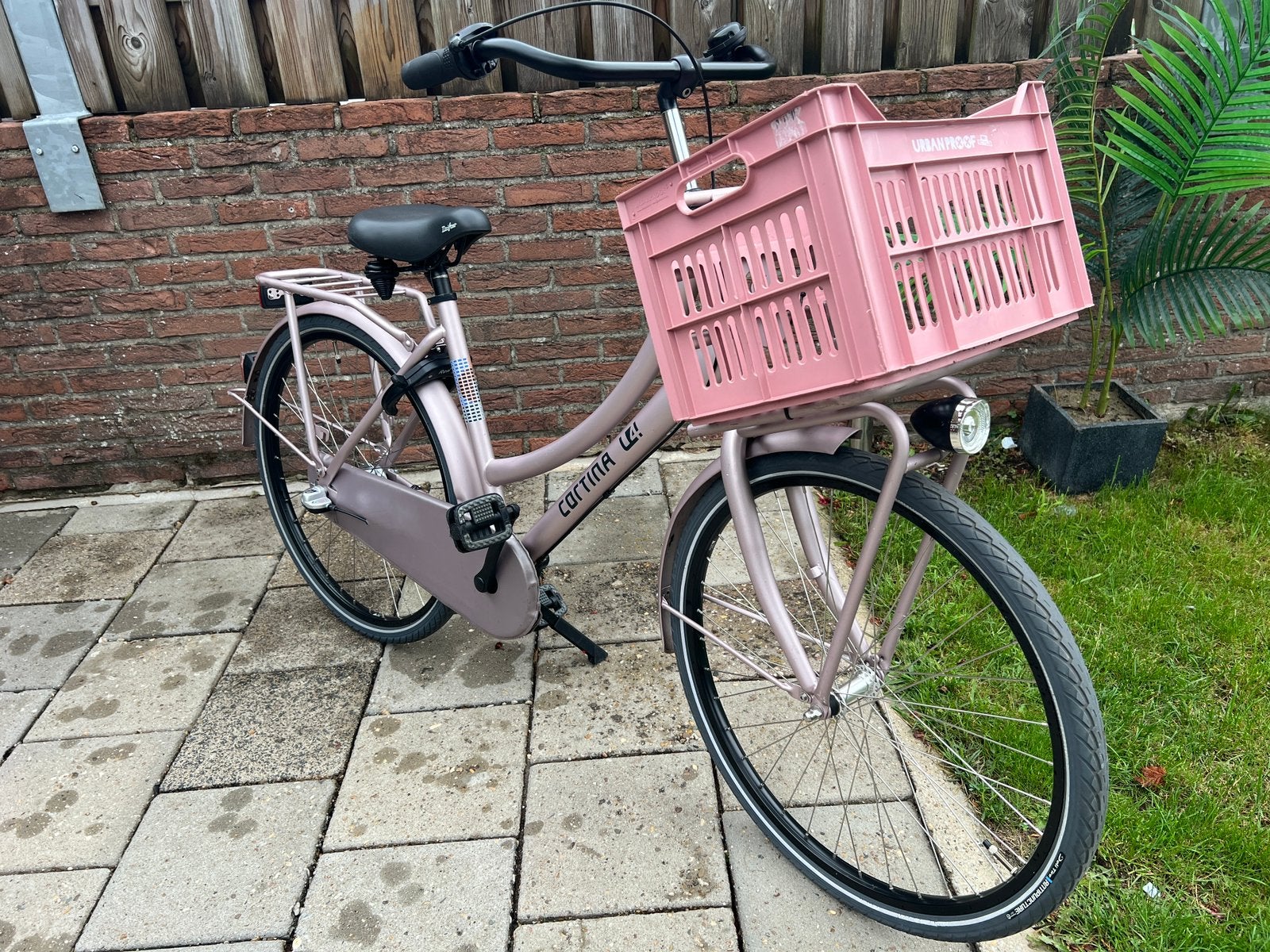 Perfect Cortina U4 Meisjesfiets nieuwe model 26 inch, Terugtraprem, Versnellingen, Zo goed als nieuw, Ophalen