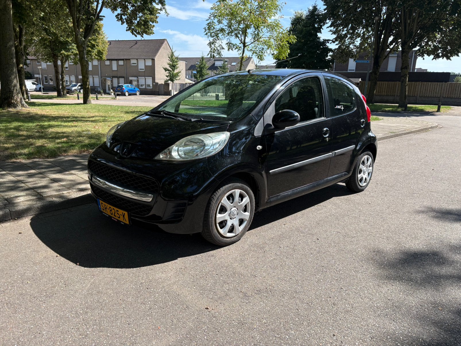 Peugeot 107 1.0 12V Sportium, Voorwielaandrijving, Stof, Zwart, 4 stoelen