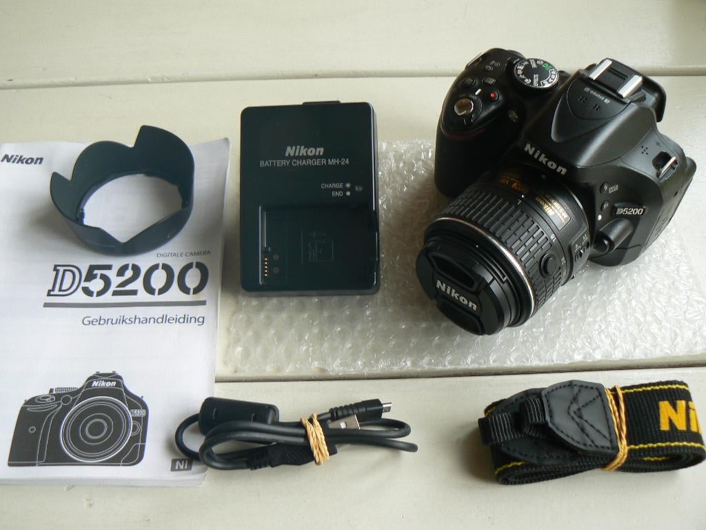 Nikon D5200 + D3300 + D40 en 18-200mm + 50mm  + 18-105mm enz, Ophalen, Spiegelreflex, Nikon, Zo goed als nieuw