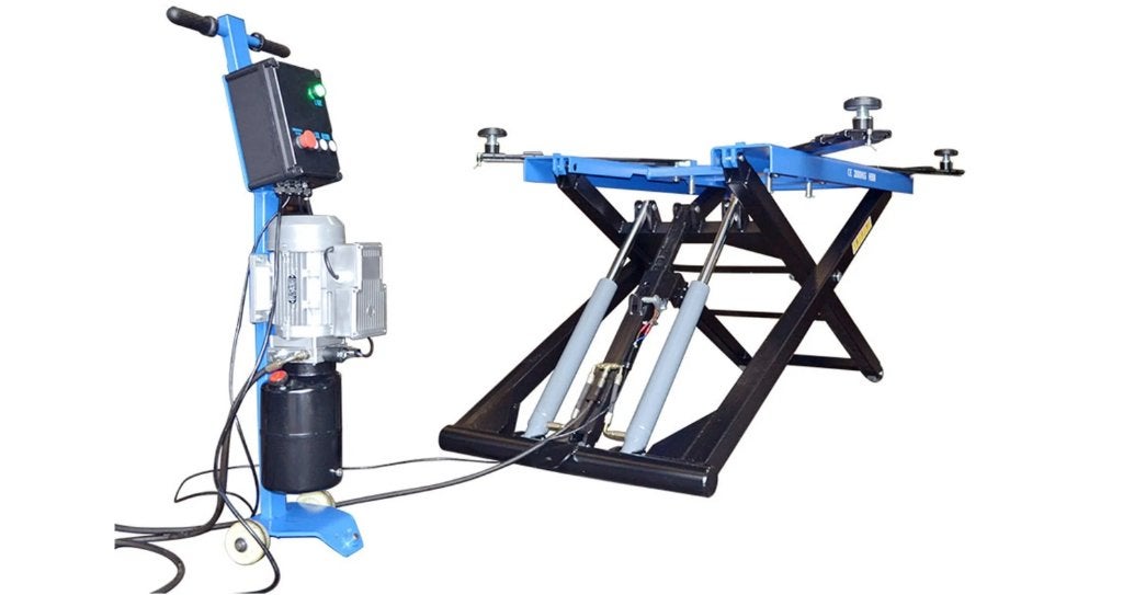 HBM Hydraulische Autopoetsbrug, Hefbrug 2800 Kg., Auto diversen, Ophalen, Gebruikt