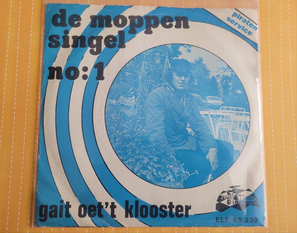 Gait oet't klooster - De moppen singel  no 1., Cd's en Dvd's, Ophalen, Zo goed als nieuw, Overige formaten, Levenslied of Smartlap