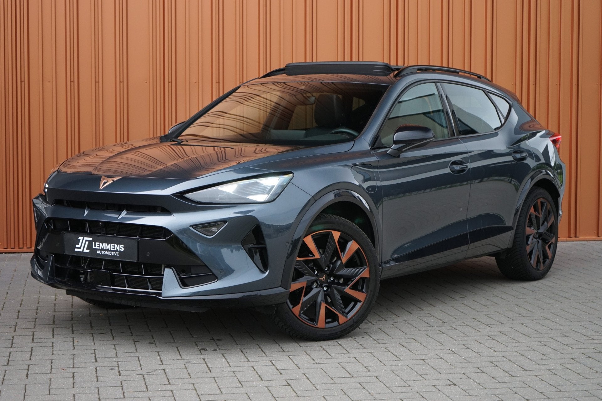 CUPRA Formentor 1.5 TSI e-Hybrid Panodak 360camera ACC Carpl, Auto's, Automaat, Dealer onderhouden, Zwart, 4 cilinders