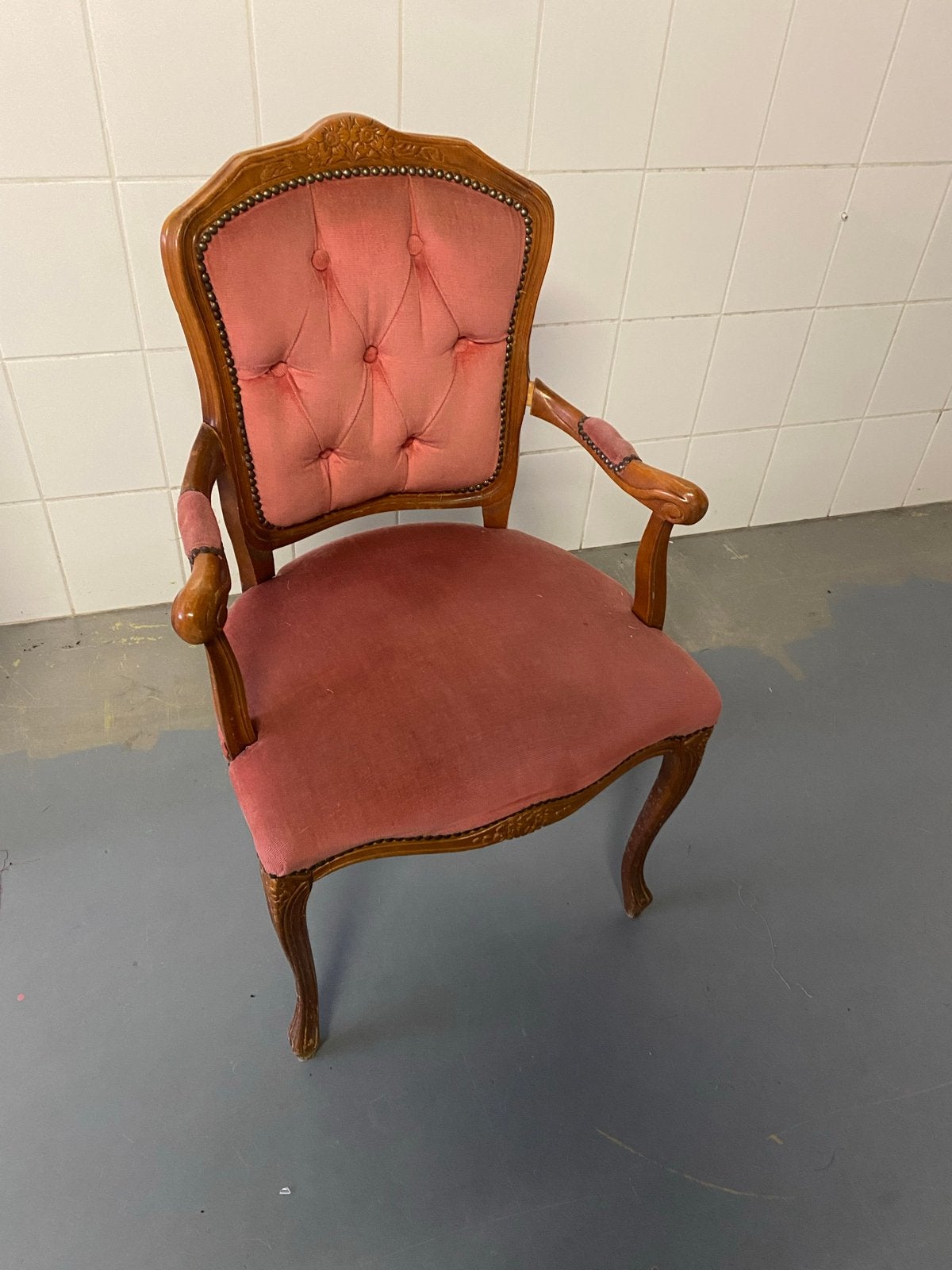 Antieke stoel met zachtroze bekleding, Antiek en Kunst, Ophalen