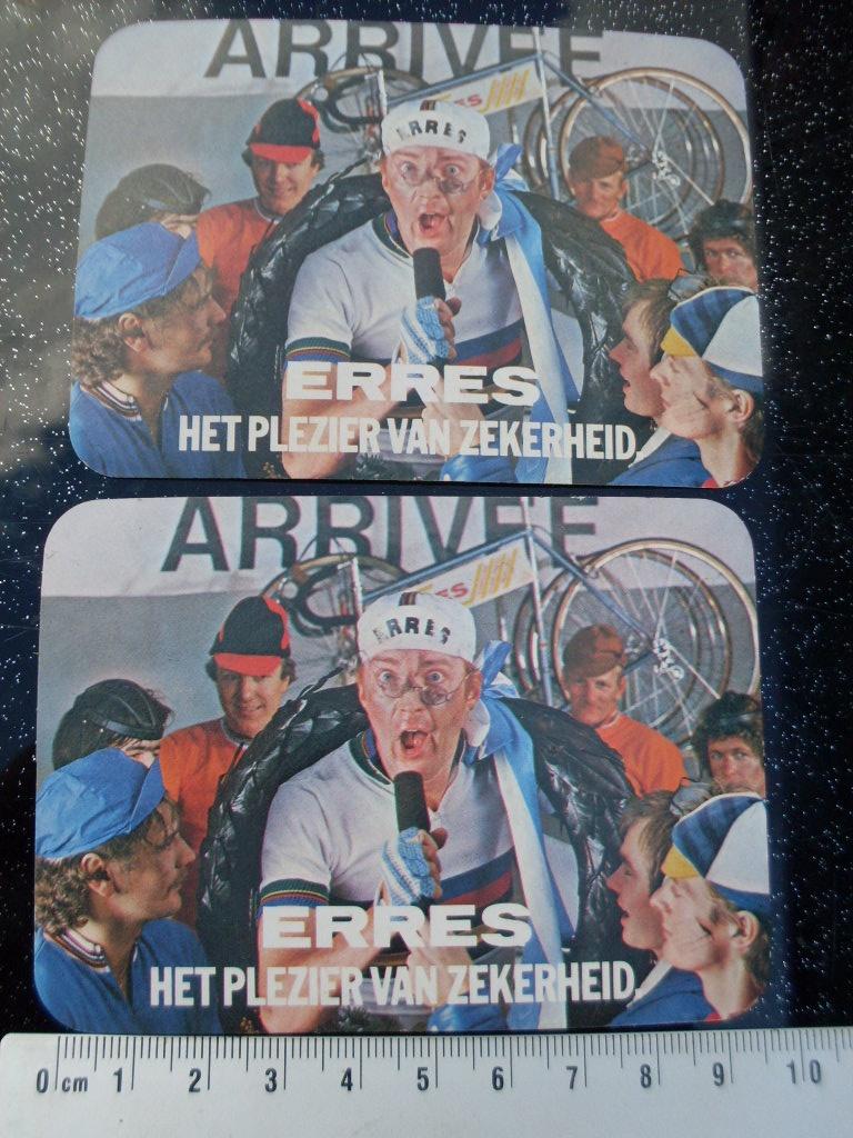 2x sticker erres andre van duin wielrennen cycling humor, Verzamelen, Stickers, Verzenden, Zo goed als nieuw, Film, Tv of Omroep