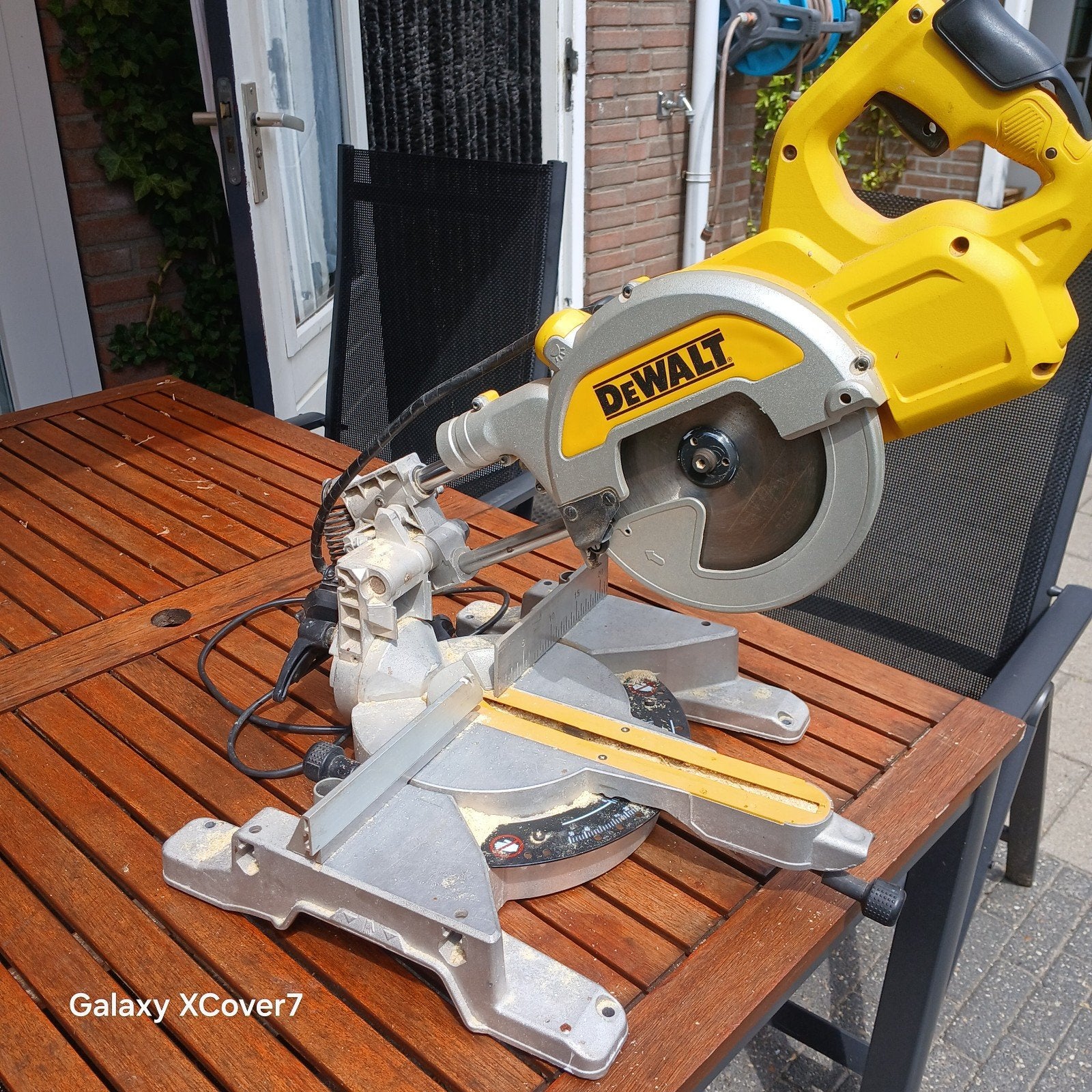 Afkoortzaag De Walt ,als nieuw  dws 777, Ophalen, Zo goed als nieuw, 1200 watt of meer, 30 tot 70 mm