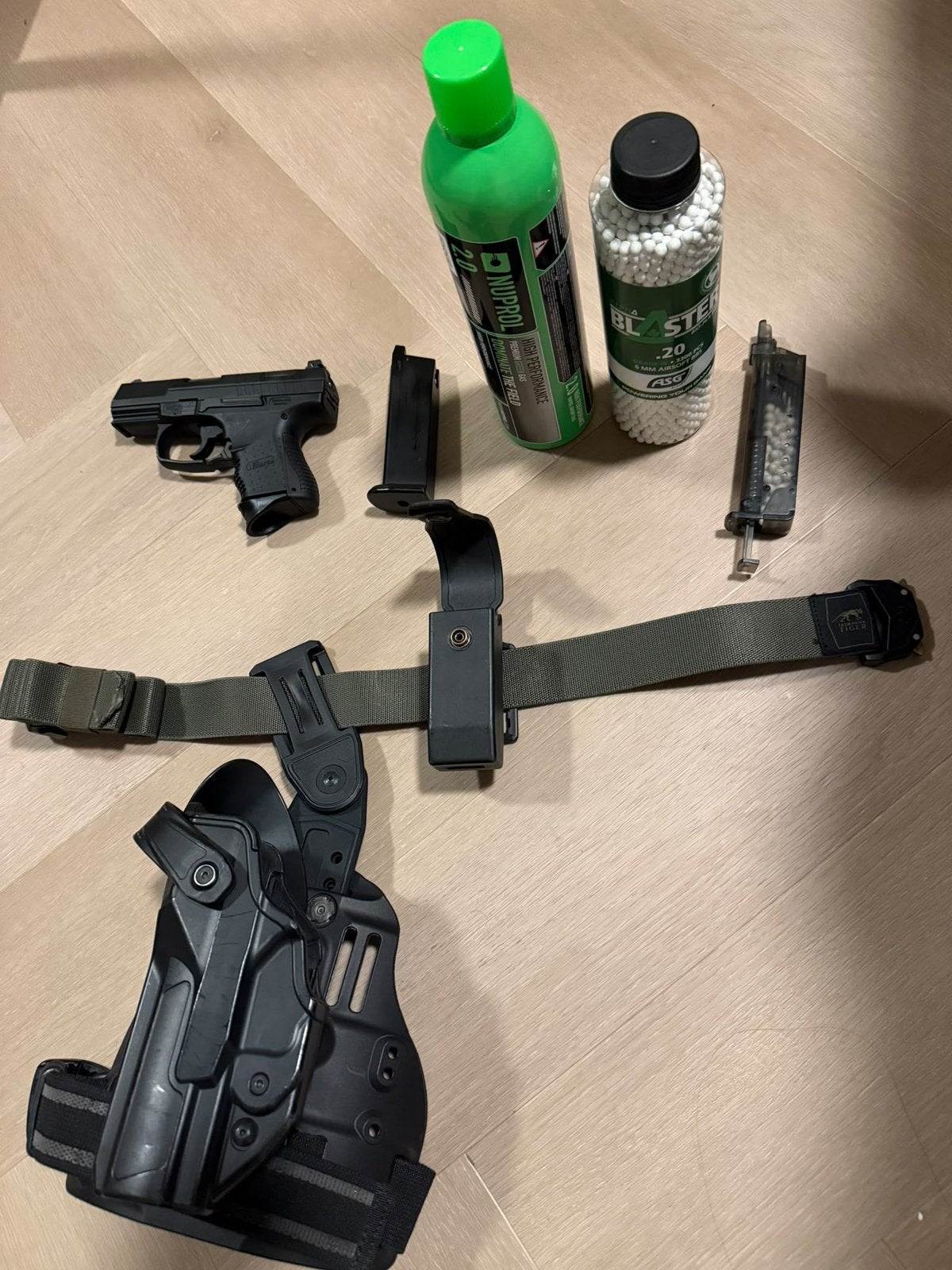 Airsoft set, Ophalen of Verzenden, Zo goed als nieuw