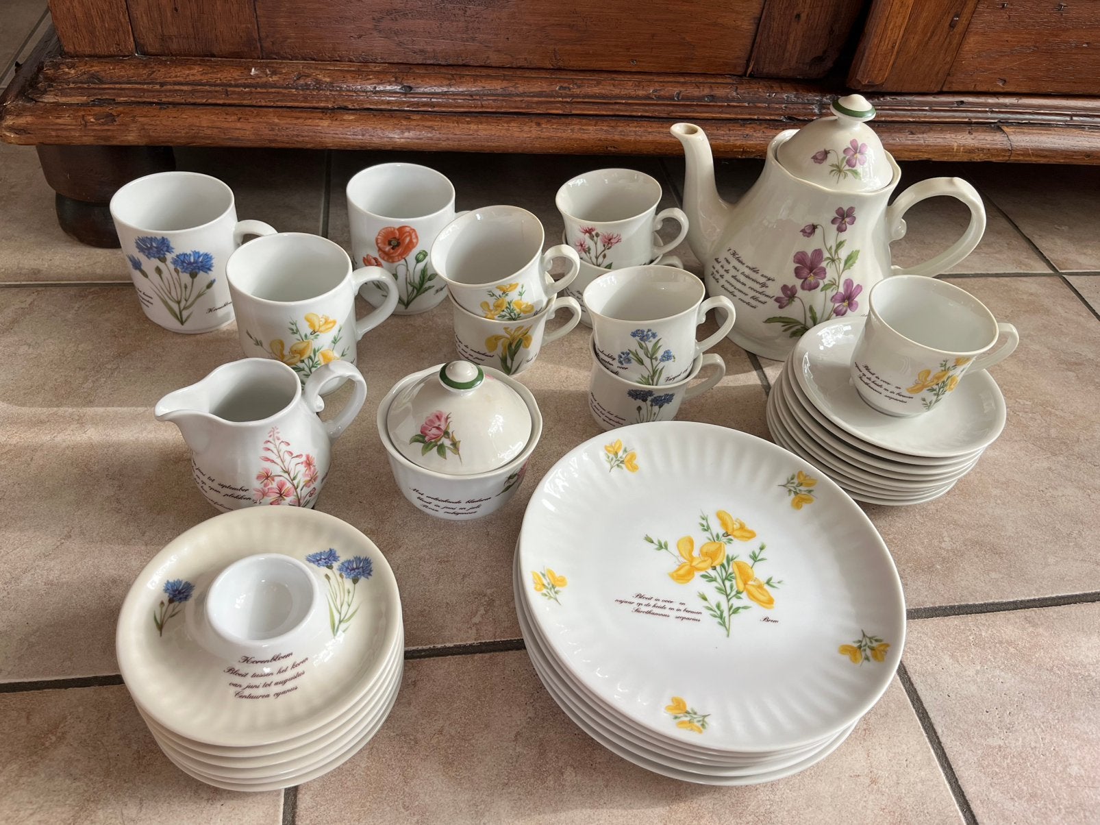 Libelle Wilde Planten Servies van Marjolein Bastin, Huis en Inrichting, Keuken | Servies, Ophalen, Overige typen, Zo goed als nieuw