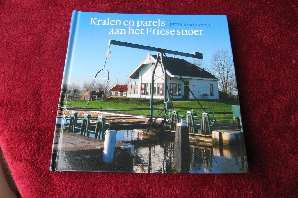 Kralen en parels aan het friese snoer, Ophalen of Verzenden, Gelezen