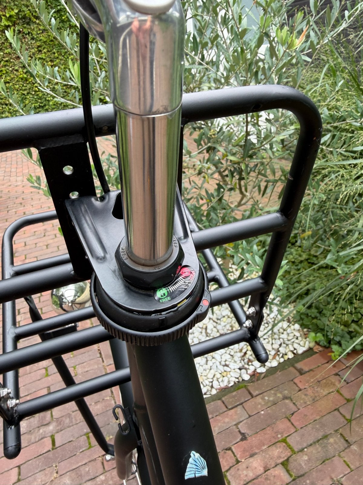 Foto 8 van Batavus PACKD Damesfiets - Mat Zwart, 3 versnellingen