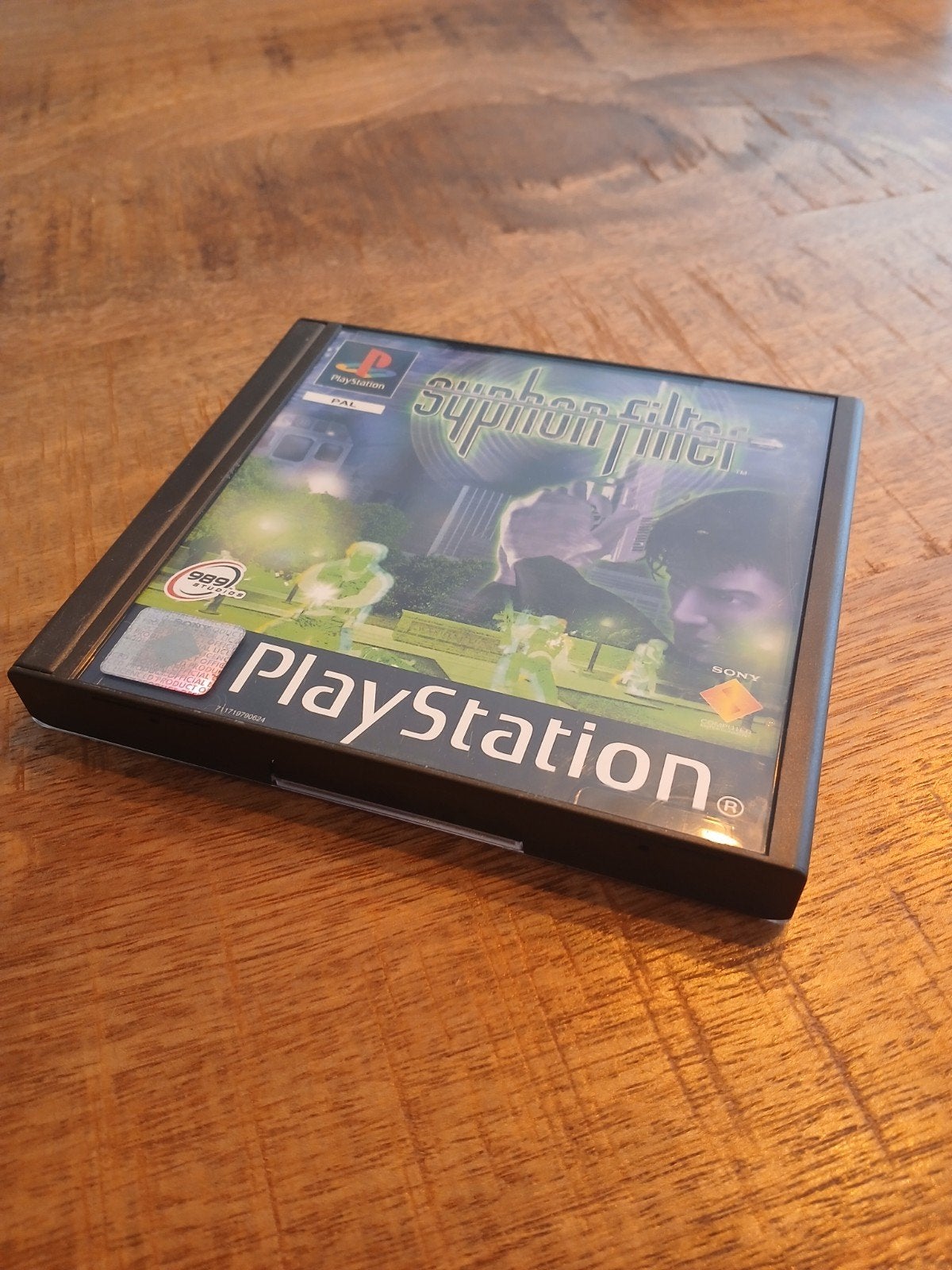 Syphon Filter – PS1 – PAL – compleet + originele Benelux aan, Spelcomputers en Games, Games | Sony PlayStation 1, Avontuur en Actie