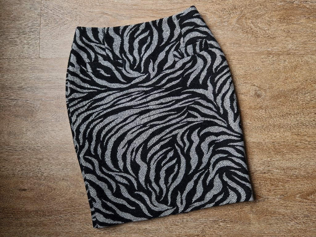 Rokje met print van MOQ NIEUW Maat 36, Kleding | Dames, Rokken, MOQ, Ophalen of Verzenden, Nieuw, Maat 36 (S)