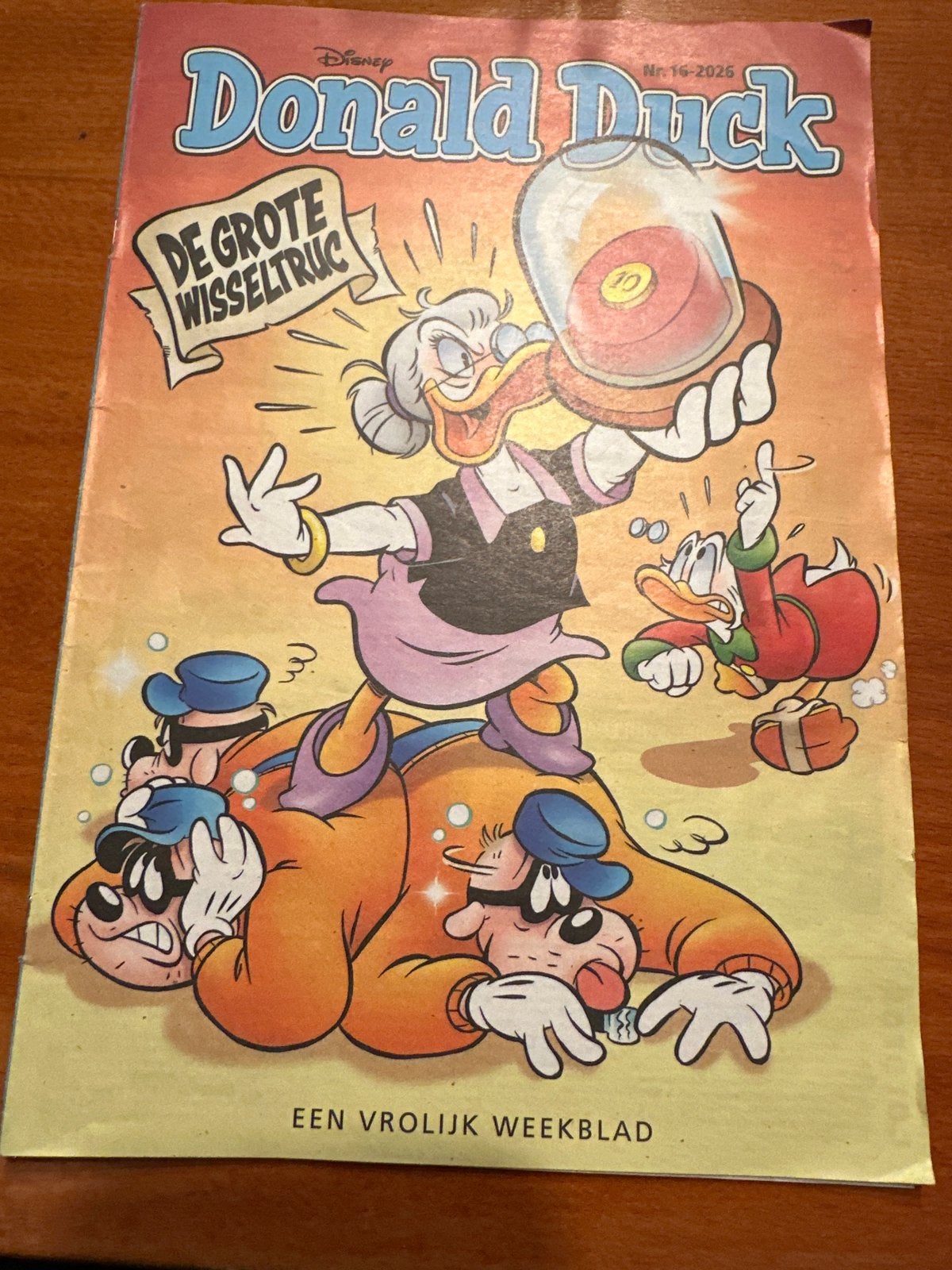 Donald Duck Weekblad - De Grote Wisseltruc - Nr. 16-2026, Ophalen of Verzenden, Zo goed als nieuw, Overige typen