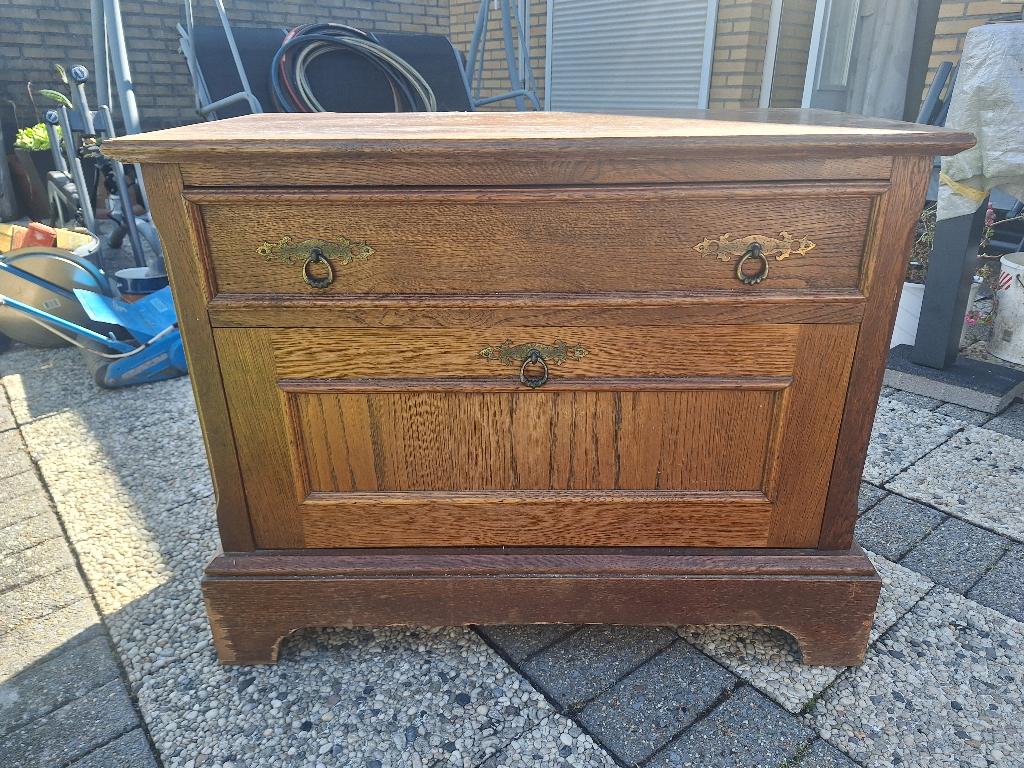 Tv kast antiek, Ophalen