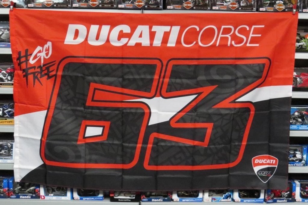 Francesco Bagnaia Ducati vlag DBUFG416003 140 x 90 cm., Diversen, Vlaggen en Wimpels, Nieuw, Ophalen of Verzenden