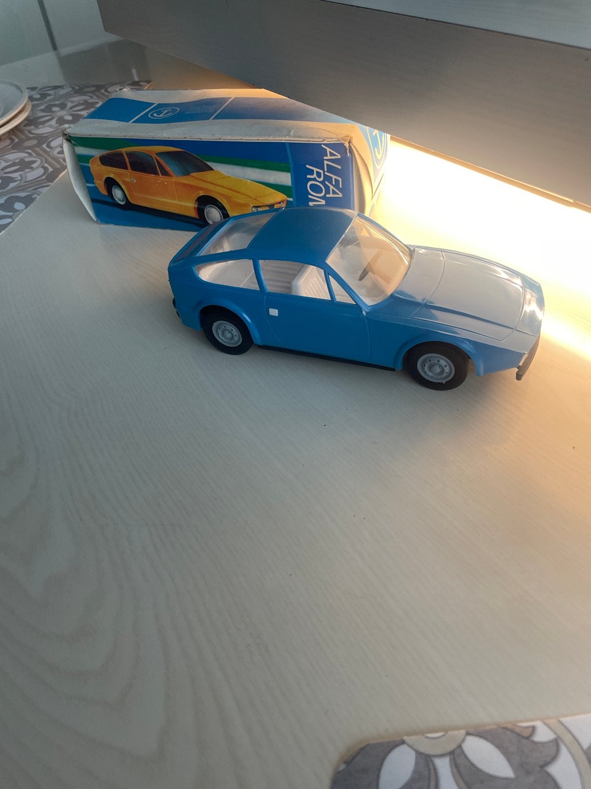 Alfa Romeo 1300 Junior Zagato 1:20 model met vliegwiel, Ophalen of Verzenden, Nieuw, Auto