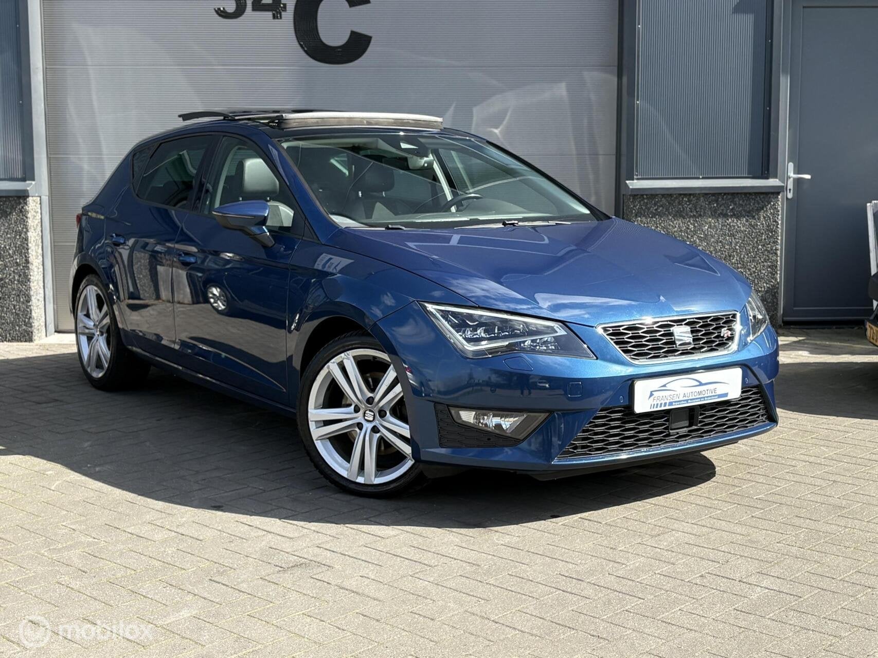 Seat Leon 1.8 TSI FR Connect Panorma/Camera/Clima leuke auto, Auto's, 1227 kg, Gebruikt, 4 cilinders, Bedrijf