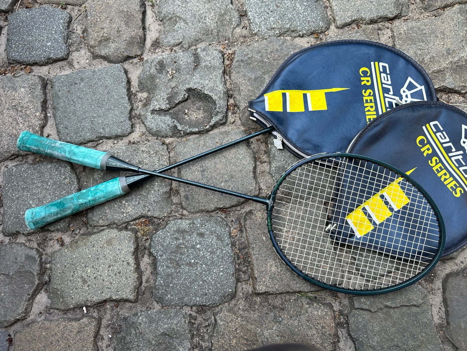 2 badminton rackets zie foto’s, Ophalen of Verzenden, Zo goed als nieuw, Racket(s)