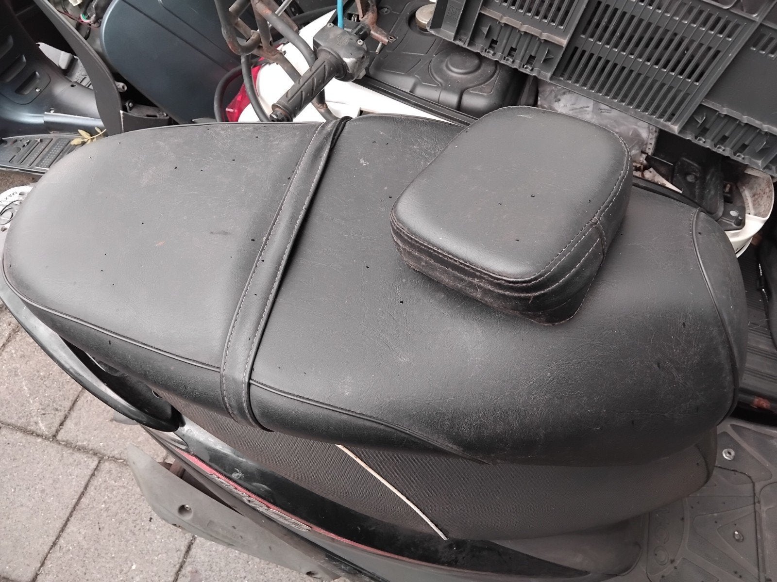 retro gy6 scooter zadel met rug kussen, Ophalen of Verzenden, Gebruikt, Zadel, Overige merken