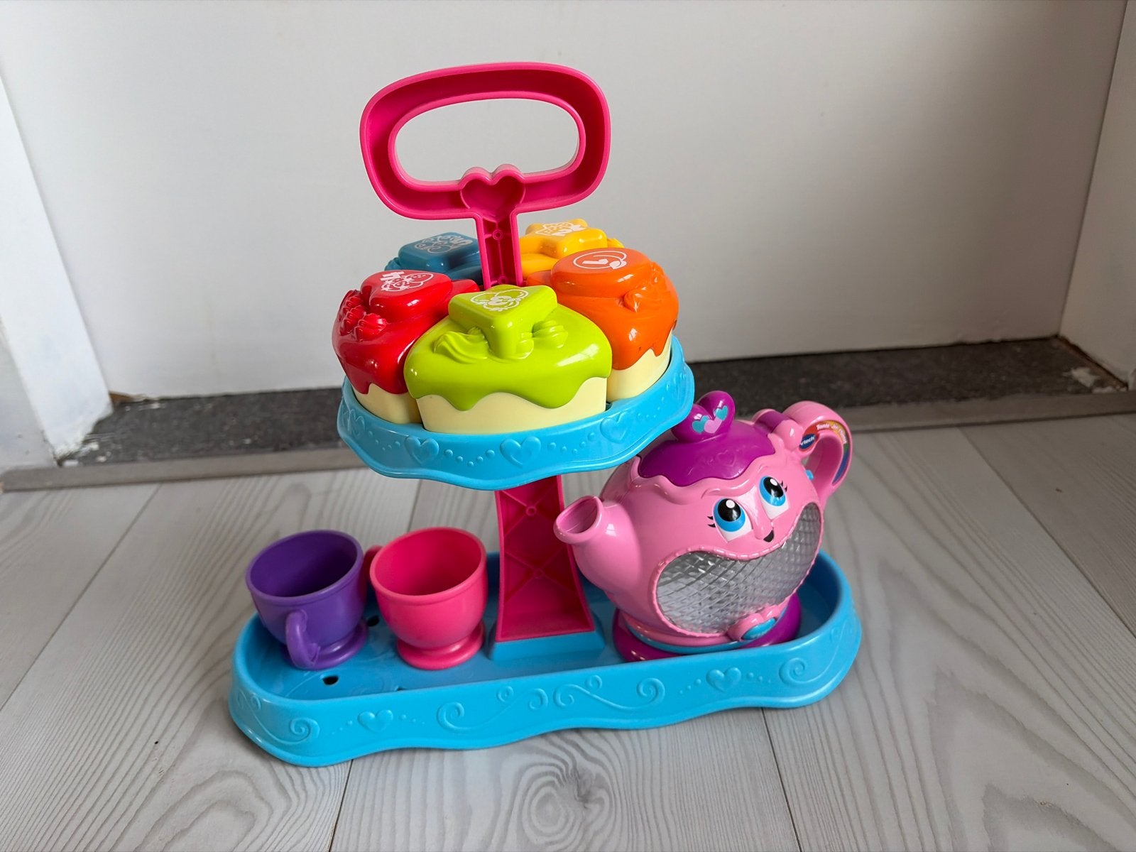 VTech Tante Jet Theeset met gebakjes, Ophalen, Zo goed als nieuw, Overige typen, Met licht
