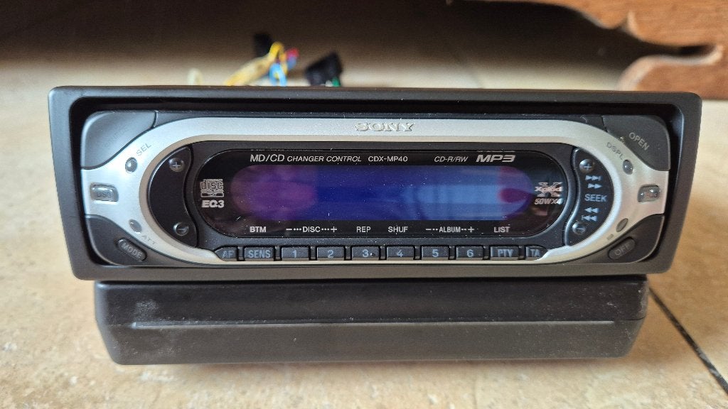 Sony autoradio CDX-MP40, Auto diversen, Ophalen of Verzenden, Zo goed als nieuw