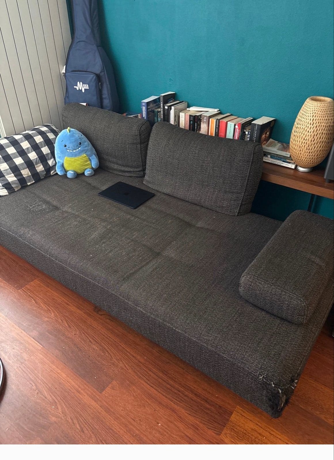 Comfortabele grijze slaapbank met opbergruimte, Gebruikt, 150 tot 200 cm, Tweepersoons, 75 tot 100 cm