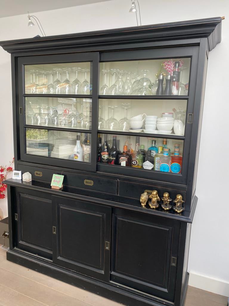 Zwarte vitrinekast / dressoir met schuifdeuren, Gebruikt, 200 cm of meer, 150 tot 200 cm, Ophalen of Verzenden