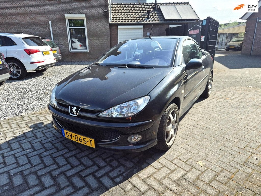 Peugeot 206 CC 1.6-16V Cabrio Hardtop Airco 16 Inch ( lichte, Voorwielaandrijving, Stof, Gebruikt, Zwart