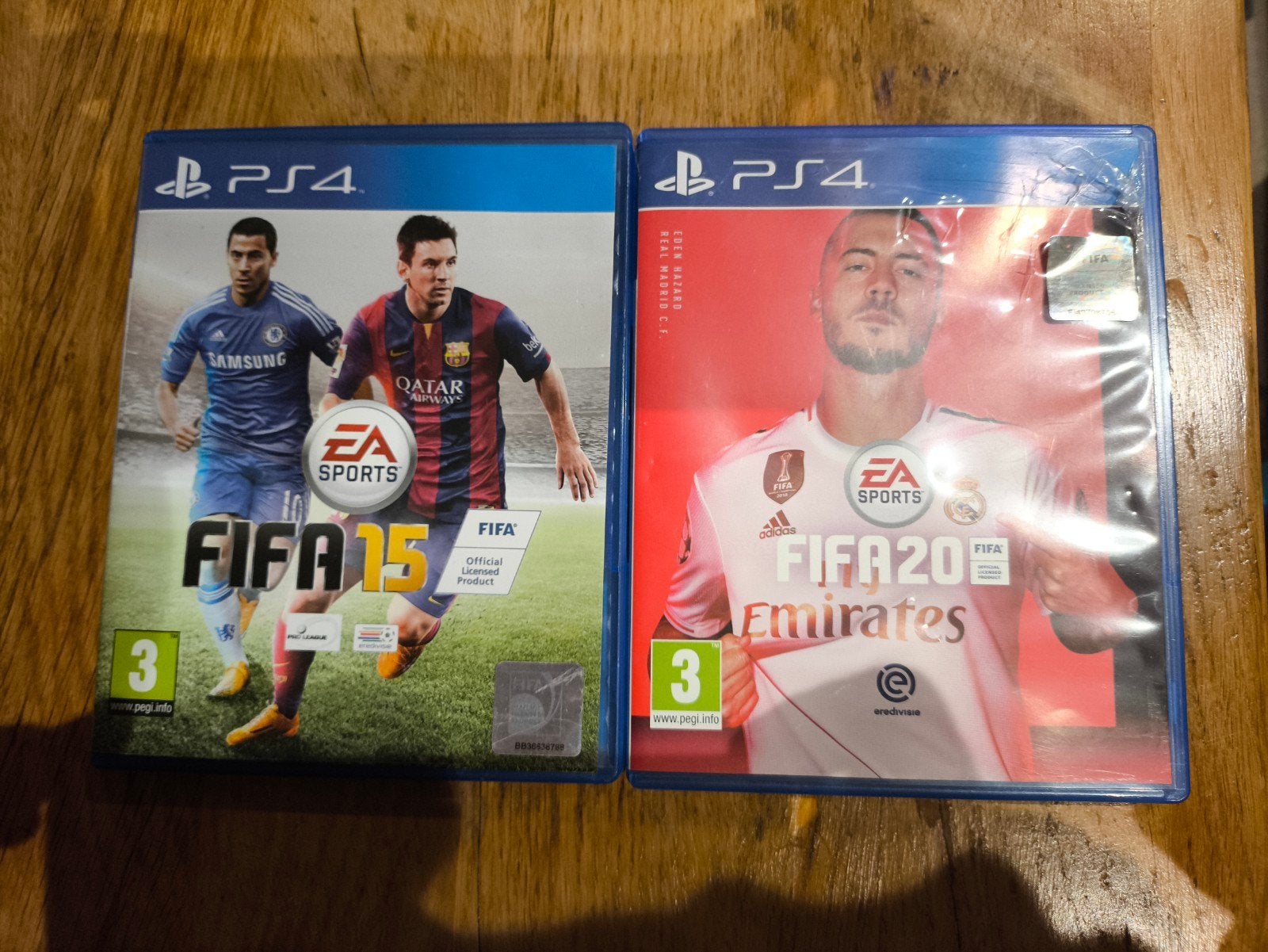 FIFA 15 & FIFA 20 PS4 - Voetbalgames Bundel, 2 spelers, Ophalen of Verzenden, Zo goed als nieuw, Eén computer