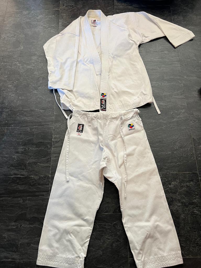 karate pak matsuru maat 155 wkf afrovend, Sport en Fitness, Vechtsporten en Zelfverdediging, Vechtsportpak, Maat XS of kleiner