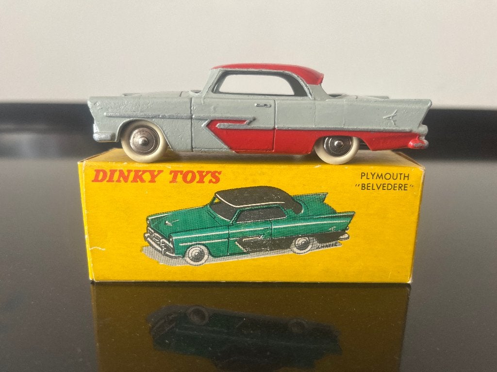 Dinky Toys #24D Plymouth Belvedere, Hobby en Vrije tijd, Ophalen of Verzenden, Zo goed als nieuw, Auto, Dinky Toys