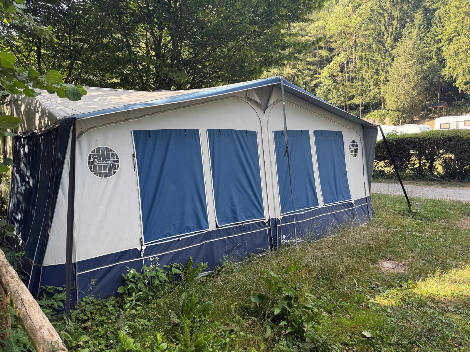 Sprite Super 530 - Bouwjaar 2000 - stapelbed - 6 persoons, Ringverwarming, Rondzit, Omvormbare zithoek, Particulier