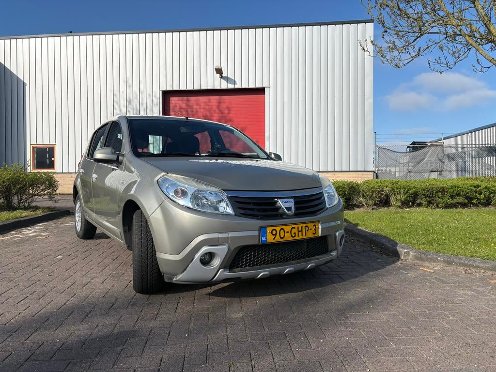 Dacia Sandero 1.6 MPI 90 2008 Grijs 2 de eigenaar weinig km, Voorwielaandrijving, Stof, 40 €/maand, 4 cilinders