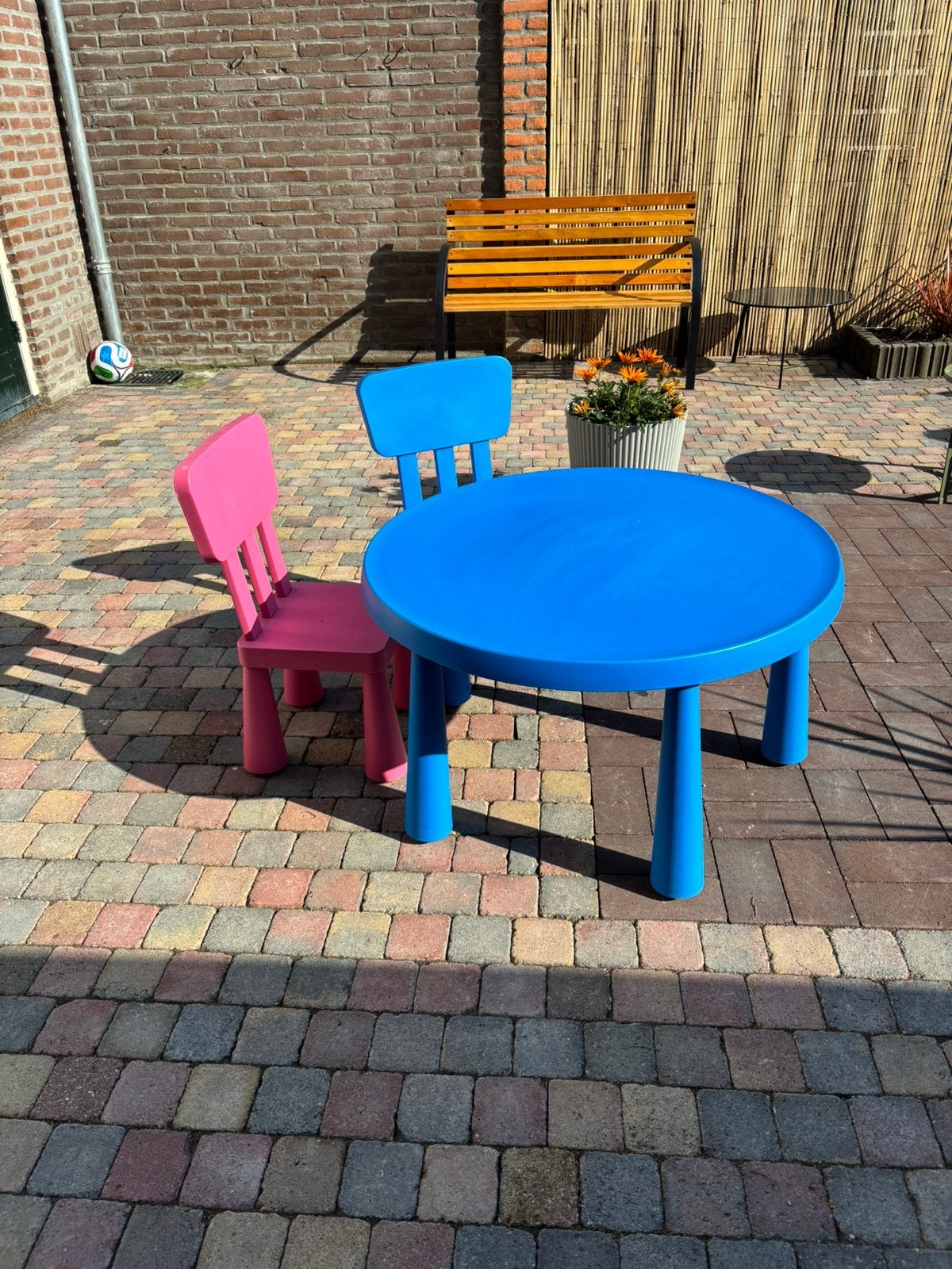Ikea kindertafel en 2 kinderstoelen, Ophalen, Gebruikt