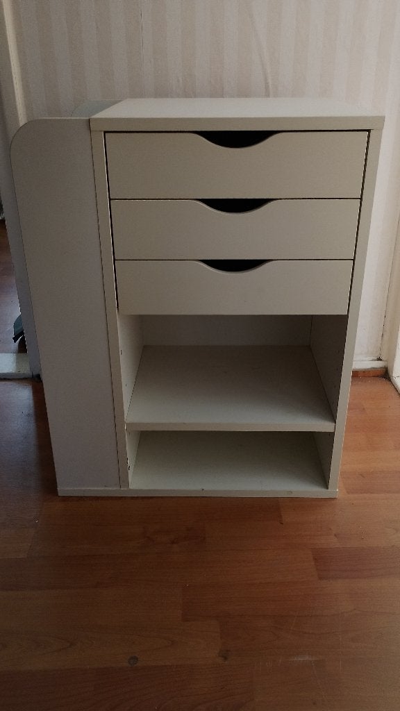 Kastje met handige functies, Ophalen, Gebruikt