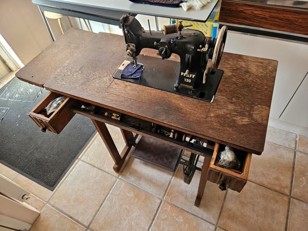Antieke Pfaff 130 naaimachine, Antiek en Kunst, Antiek | Naaimachines, Ophalen