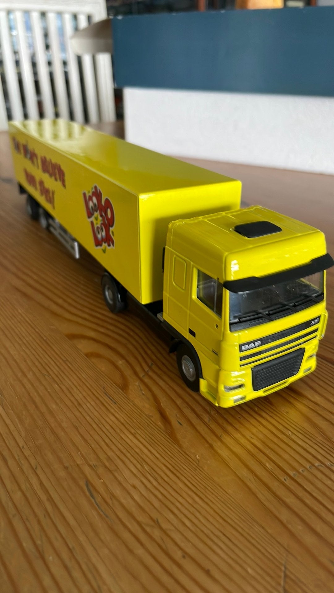 Daf XF 95 480 truck met oplegger “Look oLook”, Ophalen of Verzenden, Zo goed als nieuw, Bus of Vrachtwagen, Lion Toys