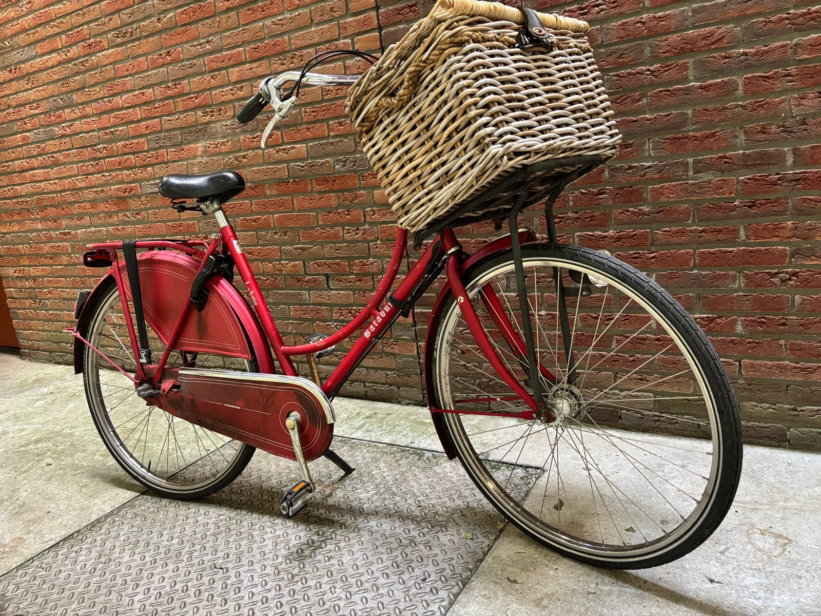 Batavus omafiets met 3 versnellingen en mand | framemaat 56