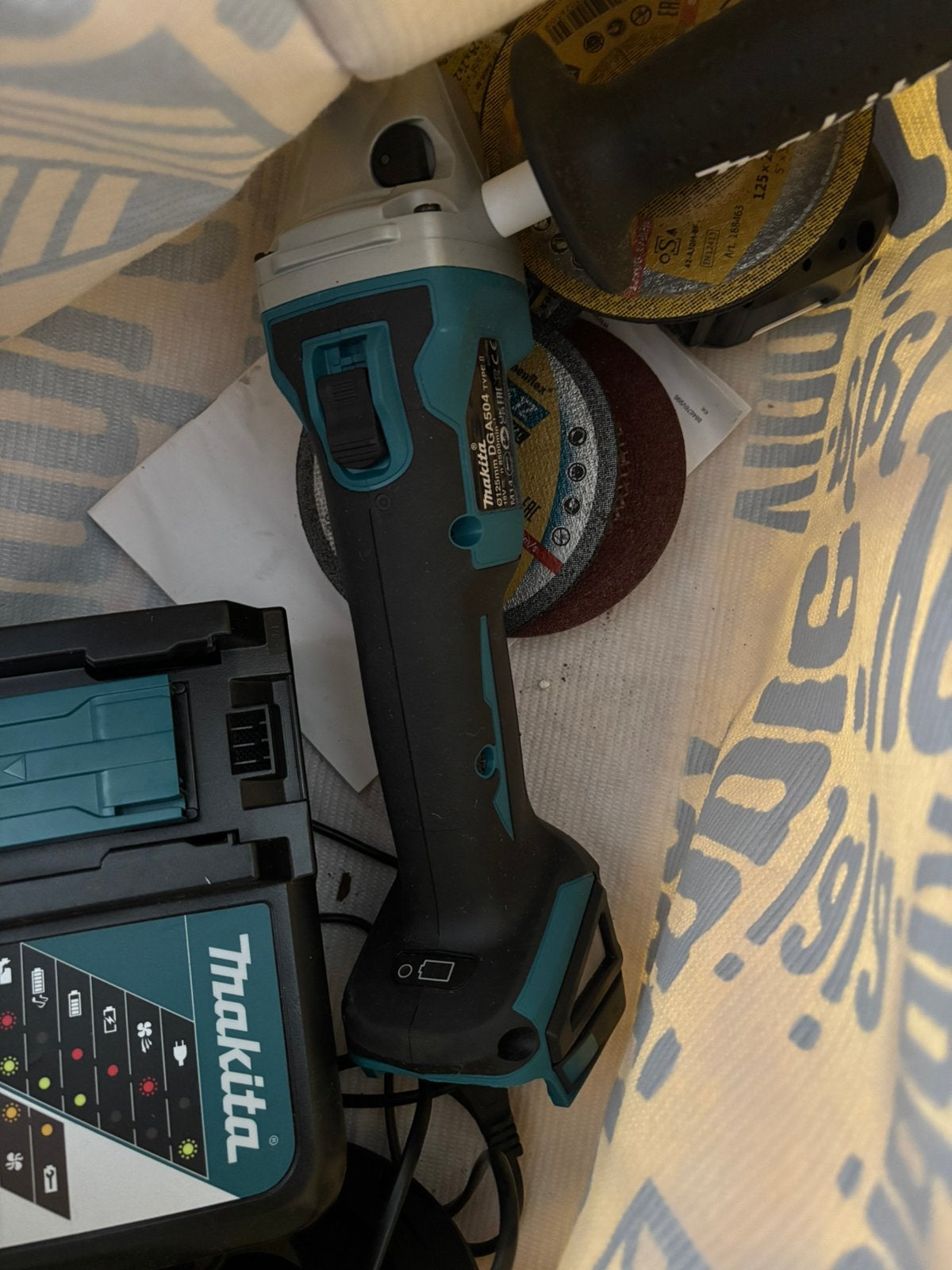Makita haakse slijper met accu, Ophalen, Nieuw, 700 tot 1000 watt, Haakse handslijpmachine