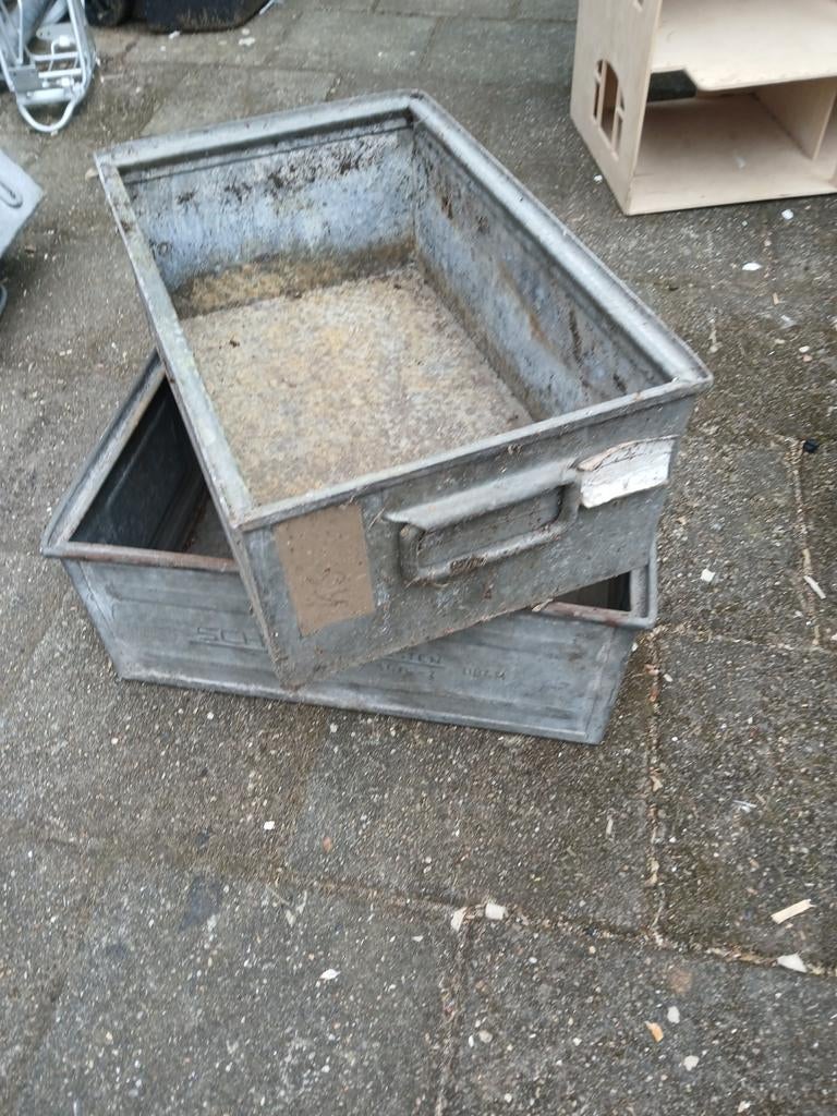 Metalen bakken - 2 stuks 29x46 cm, 1 stuk 31x47 cm, Doe-het-zelf en Verbouw, Kratten en Dozen, Ophalen, Gebruikt, Minder dan 50 cm