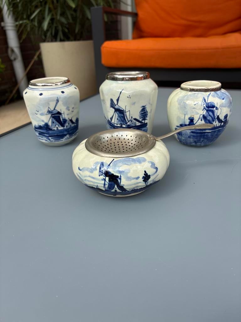 Delfts Blauw set: 3 potjes en 1 theezeefje, Antiek en Kunst, Antiek | Keramiek en Aardewerk, Ophalen of Verzenden