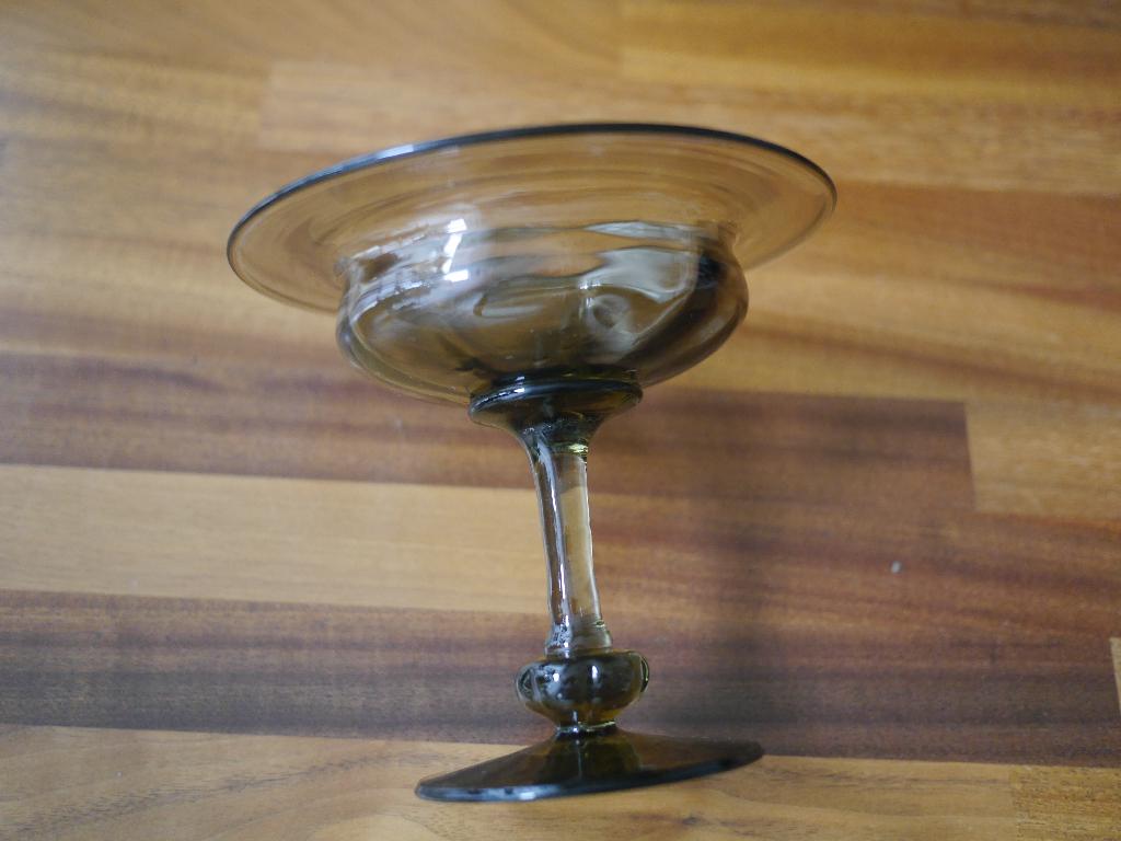 tazza op hoge voet, Leerdam , omstreeks 1925, Antiek en Kunst, Antiek | Glas en Kristal, Ophalen of Verzenden