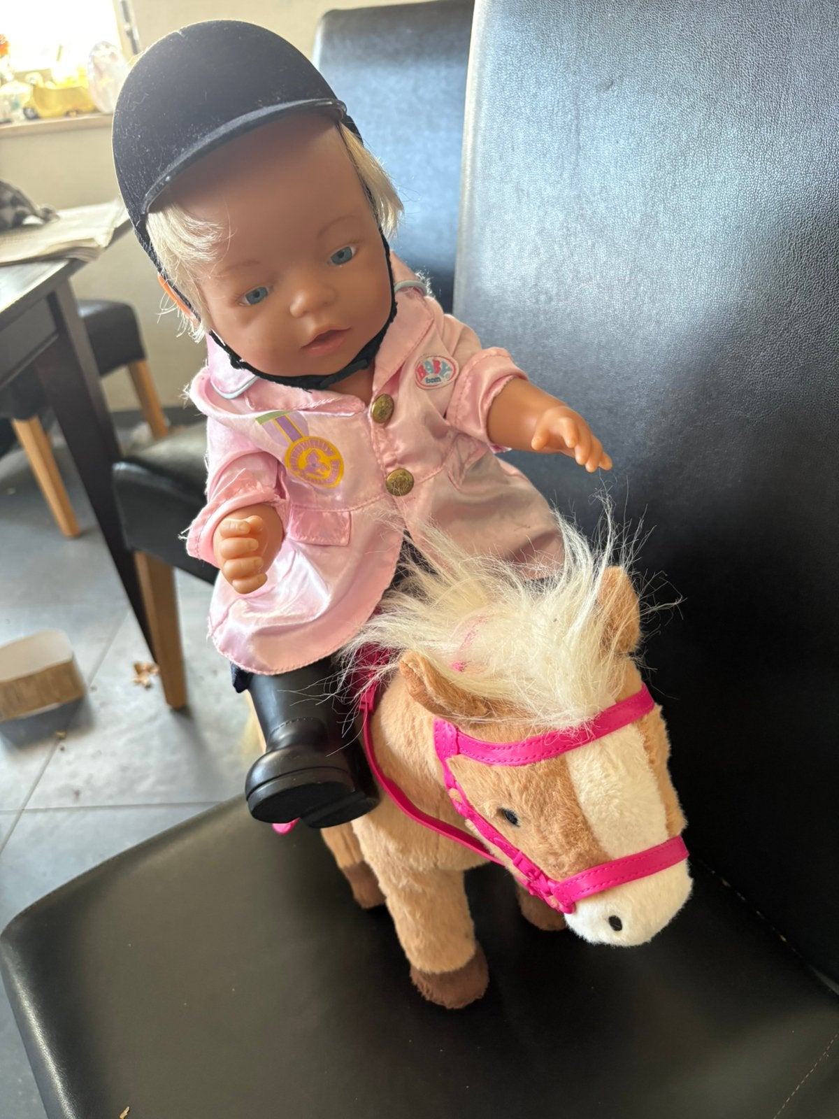 Baby born pop 43 cm en paard, Kinderen en Baby's, Speelgoed | Poppen, Ophalen of Verzenden, Zo goed als nieuw, Babypop