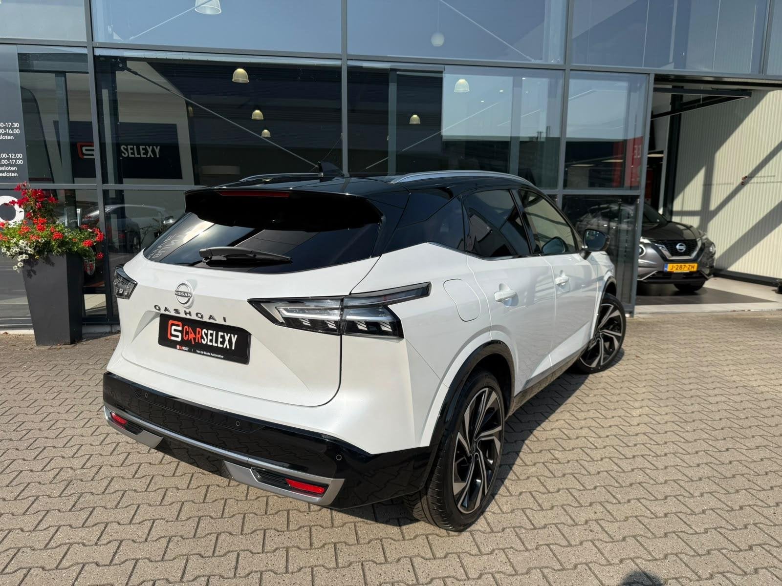 Nissan Qashqai 1.3 MHEV Xtronic Tekna Plus *Panoramadak & AC, Auto's, Nissan, 12 maanden, Automatische klimaatregeling, Euro 6