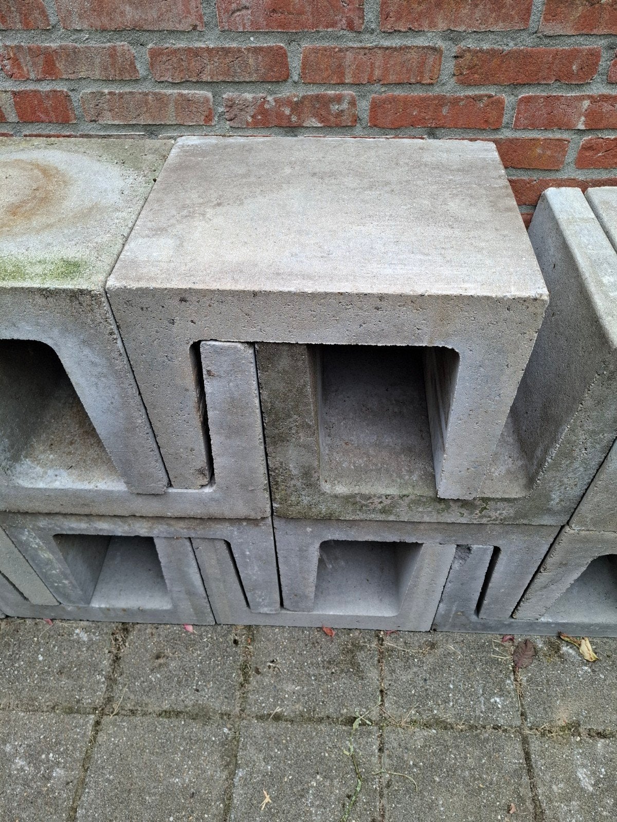 Betonnen U-elementen (40x40x50 cm) nog 3 stuks, Tuin en Terras, Ophalen, Gebruikt