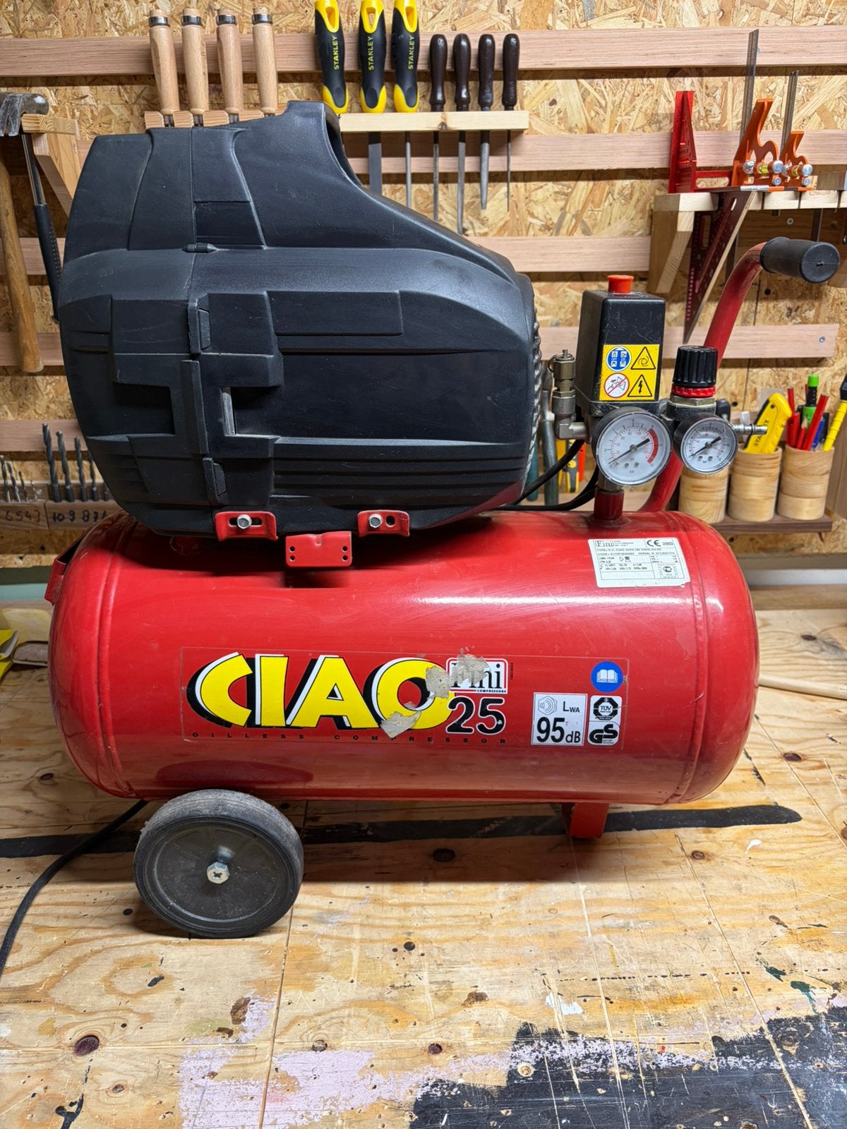 Fini Ciao Compressor 8bar 25L, Doe-het-zelf en Verbouw, Minder dan 25 liter, Ophalen, Zo goed als nieuw, Minder dan 200 liter/min