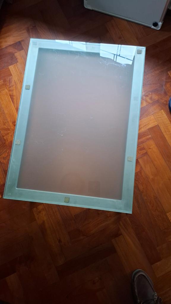 Glazen salontafel met metalen onderstel, Huis en Inrichting, Tafels | Salontafels, Minder dan 50 cm, Gebruikt, 50 tot 100 cm, Ophalen of Verzenden