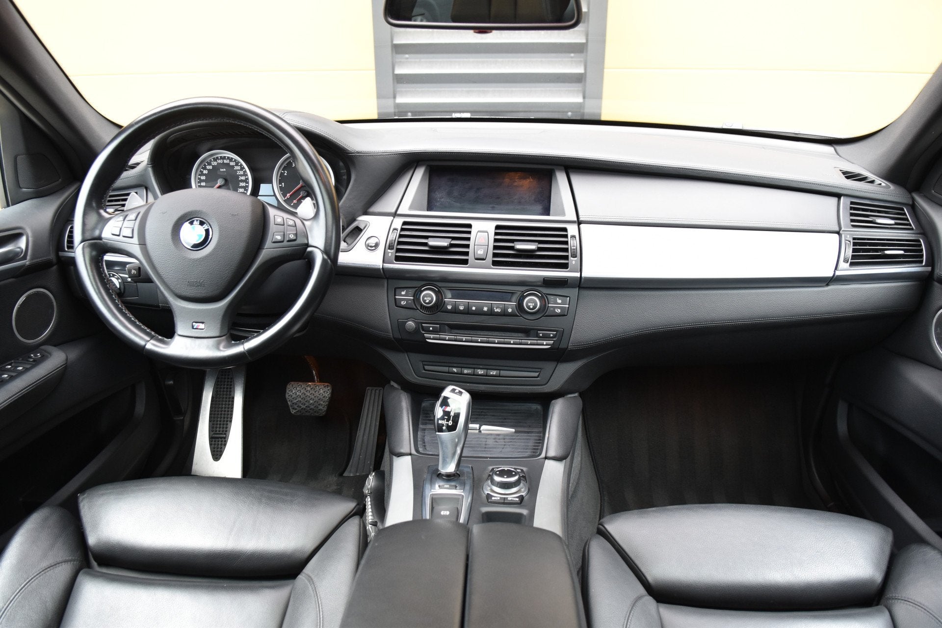 BMW X6 4.4i M * Glazen Schuifdak * 1e Eigenaar * Comfortstoe, Auto's, Automaat, Euro 5, Gebruikt, Zwart