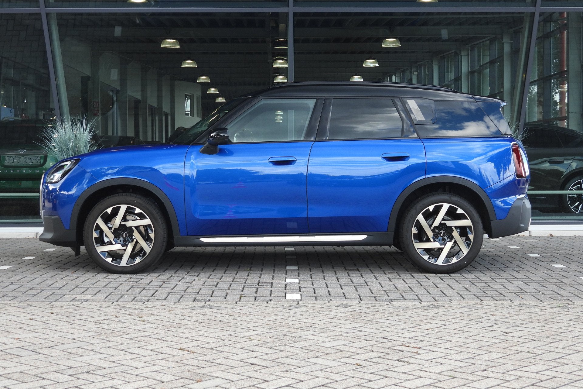MINI Countryman C Automaat / Favoured Trim / Pakket L / 19", Gebruikt, Euro 6, Met garantie (alle), Blauw