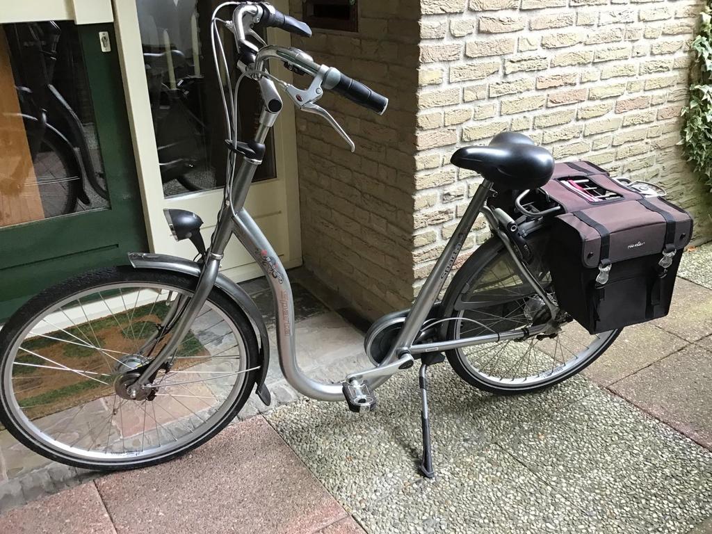 Damesfietsen en herenfiets, Ophalen, Velgrem, Gazelle, 53 tot 56 cm
