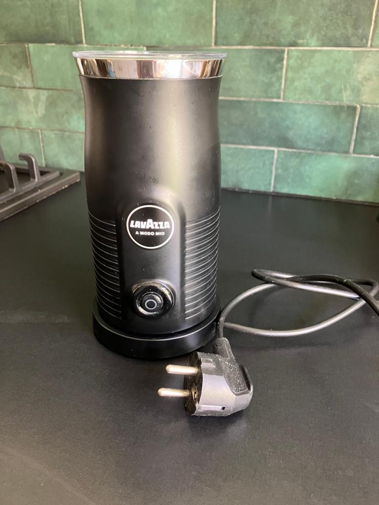 Lavazza melkschuimer, Witgoed en Apparatuur, Melkopschuimers, Zo goed als nieuw, Ophalen of Verzenden